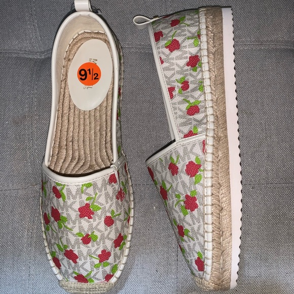 Slip-On Espadrille Flats - Picture 2 of 4